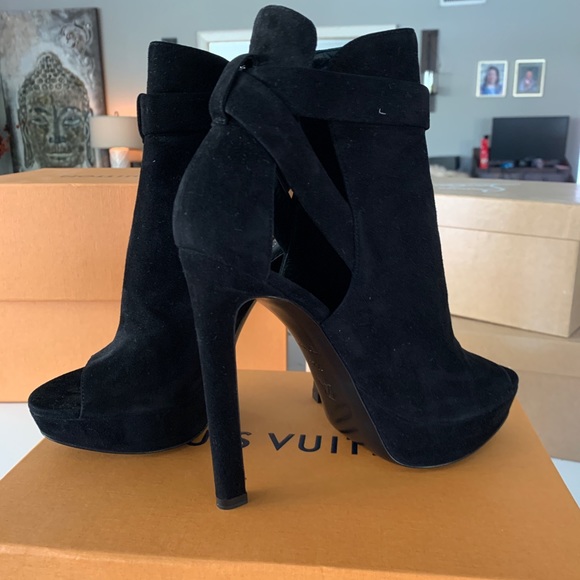 Louis Vuitton Lock Me Ankle Boots - Picture 3 of 4